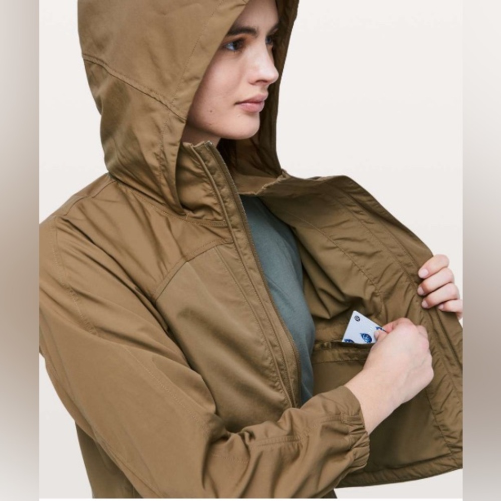 Lululemon Women’s Always Effortless Hooded Jacket Windbreaker AEJ Frontier 12 - Picture 3 of 10